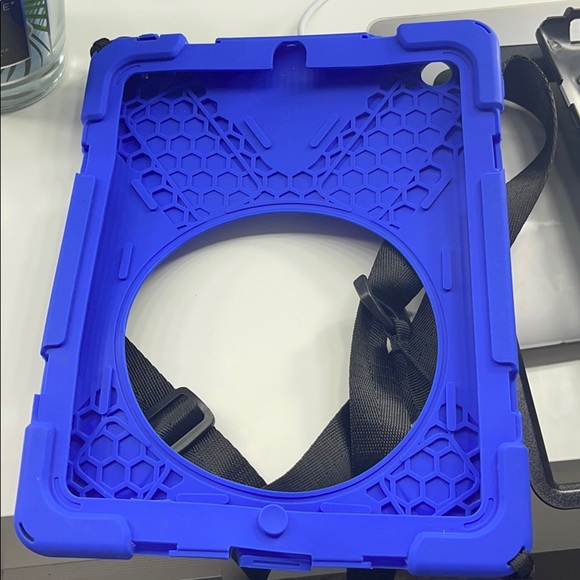 iPad case - Picture 4 of 5